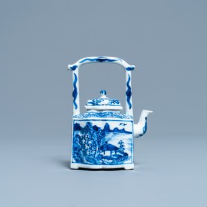 Une théière couverte en porcelaine de Chine en bleu et blanc, Kangxi — photo 4