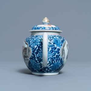 Une théière couverte en porcelaine de Chine en grisaille et bleu et blanc, 19ème — photo 3
