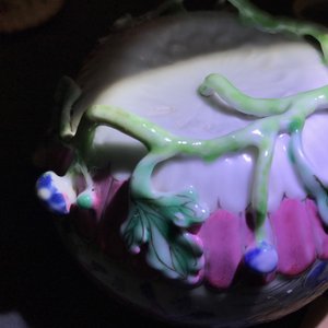 Une théière couverte en porcelaine de Chine famille rose à décor appliqué, Yongzheng — photo 12