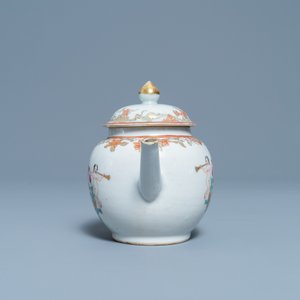 Une théière couverte en porcelaine de Chine famille rose à décor d'un monogramme, datée 1763, Qianlong — photo 5