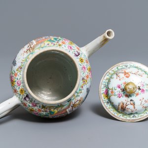 Une théière couverte en porcelaine de Chine famille rose à décor mandarin, Qianlong — photo 6