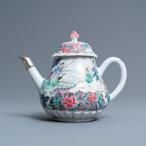 Une théière couverte en porcelaine de Chine famille rose, Yongzheng — photo 2