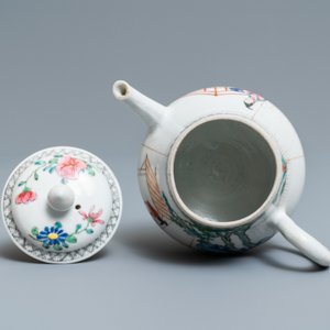 Une théière couverte en porcelaine de Chine famille rose, Yongzheng — photo 6