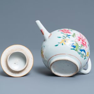 Une théière couverte en porcelaine de Chine famille rose, Yongzheng/Qianlong — photo 7