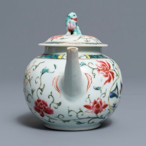Une théière couverte en porcelaine de Chine famille rose, Yongzheng/Qianlong — photo 5