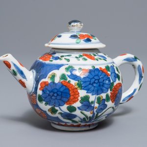 Une théière couverte en porcelaine de Chine famille verte, Kangxi — photo 1