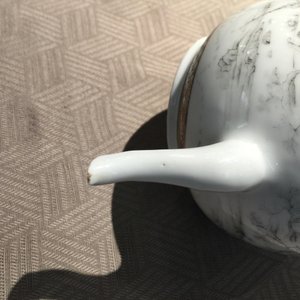 Une théière couverte en porcelaine de Chine grisaille, Yongzheng — photo 8