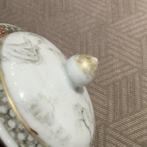 Une théière couverte en porcelaine de Chine grisaille, Yongzheng — photo 10