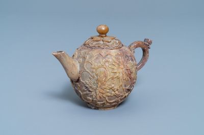 Une théière couverte en stéatite, Kangxi
