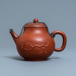 Une théière couverte en terre rouge de Delft, vers 1700 — photo 2