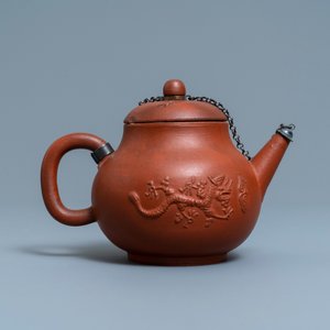 Une théière couverte en terre rouge de Delft, vers 1700 — photo 4