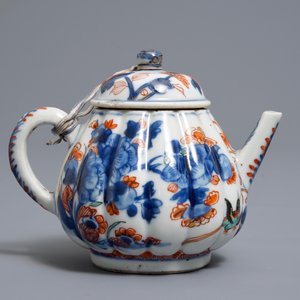 Une théière couverte et une assiette en porcelaine de Chine de style Imari, Kangxi/Yongzheng — photo 4