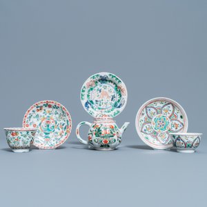 Une théière, deux tasses et trois soucoupes en porcelaine de Chine famille verte, Kangxi — photo 2