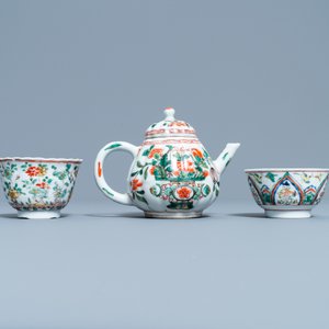 Une théière, deux tasses et trois soucoupes en porcelaine de Chine famille verte, Kangxi — photo 5
