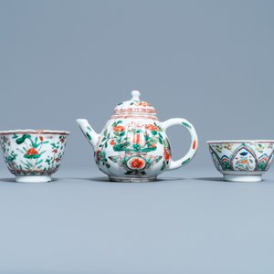 Une théière, deux tasses et trois soucoupes en porcelaine de Chine famille verte, Kangxi — photo 7
