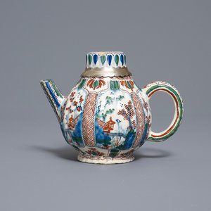 Une théière en faïence de Delft en palette cachemire, 17/18ème — photo 4