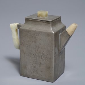 Une theière en grès de Yixing, étain gravé et jade, Chine, 19ème — photo 7