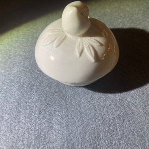 Une théière en porcelaine blanc de Chine de Dehua, signée Yi Gong, 18/19ème — photo 11