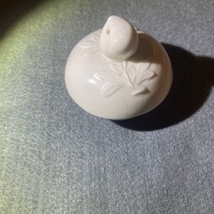 Une théière en porcelaine blanc de Chine de Dehua, signée Yi Gong, 18/19ème — photo 10