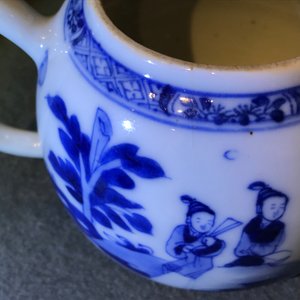 Une théière en porcelaine de Chine bleu et blanc à décor de "La Romance de la chambre de l'ouest", Yongzheng — photo 10