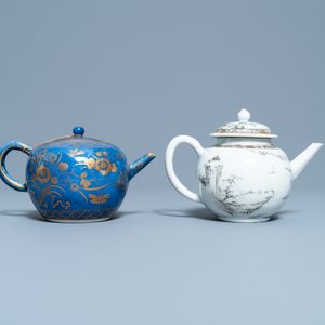 Une théière en porcelaine de Chine bleu poudré et doré et une en grisaille, Kangxi/Yongzheng — photo 4