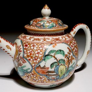 Une théière en porcelaine de Chine de type Amsterdams bont, 18ème — photo 1