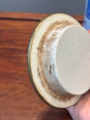 Une théière en porcelaine de Chine en bleu et blanc à décor de paysage et un plat à décor des antiquités, 19ème — photo 10