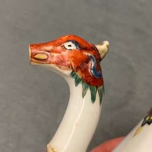 Une théière en porcelaine de Chine famille rose au bec en forme de phénix, Qianlong — photo 15