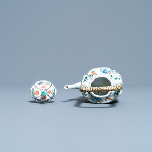 Une théière en porcelaine de Chine famille verte, Kangxi — photo 6