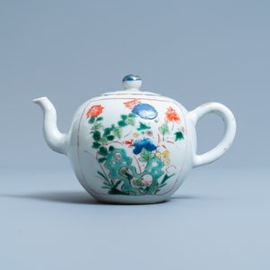 Une théière en porcelaine de Chine famille verte, Kangxi — photo 4
