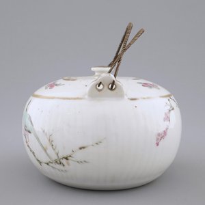 Une théière en porcelaine de Chine qianjiang cai, 19/20ème — photo 2