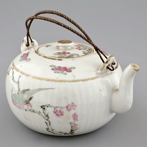 Une théière en porcelaine de Chine qianjiang cai, 19/20ème — photo 7