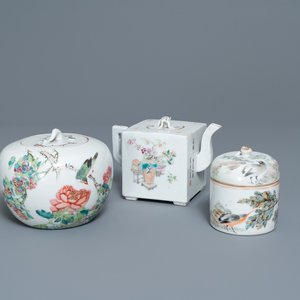 Une théière et deux pots couverts en porcelaine de Chine qianjiang cai, 19/20ème — photo 1