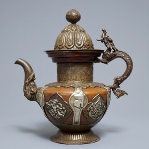 Une théière et son couvercle en cuivre et argent, Tibet, 19ème — photo 2