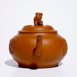 Une théière et son couvercle en grès de Yixing, Chine, Kangxi — photo 4