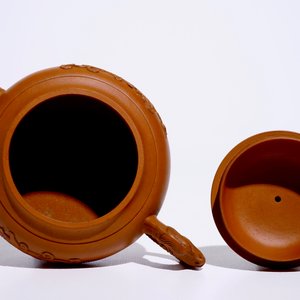 Une théière et son couvercle en grès de Yixing, Chine, Kangxi — photo 6
