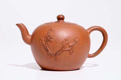 Une théière et son couvercle en grès de Yixing, Chine, Kangxi