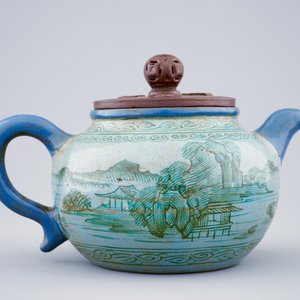 Une théière et son couvercle en grès émaillé de Yixing, Chine, 19ème — photo 3