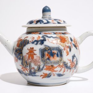 Une théière et son couvercle en porcelaine de Chine de style Imari, Qianlong — photo 1
