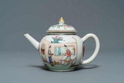 Une théière et son couvercle en porcelaine de Chine famille rose, Yongzheng