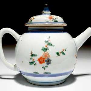 Une théière et son couvercle en porcelaine de Chine famille verte, Kangxi — photo 4