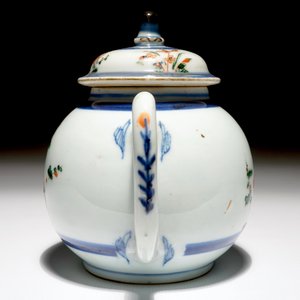 Une théière et son couvercle en porcelaine de Chine famille verte, Kangxi — photo 5