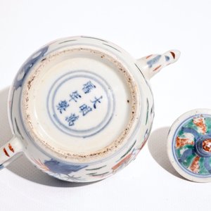 Une théière et son couvercle en porcelaine de Chine wucai, 19ème — photo 7