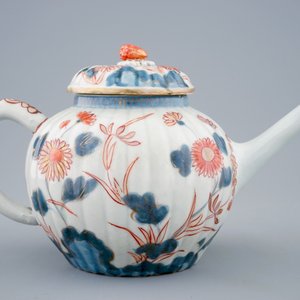 Une théière et son couvercle en porcelaine Imari de Japon, 18ème — photo 4