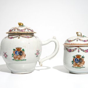 Une théière et un sucrier armoirié en porcelaine de Chine pour le marché français, Qianlong — photo 2