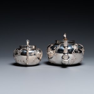 Une théière et un sucrier en argent, Chine, 19/20ème — photo 5