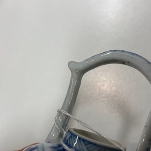 Une théière miniature en porcelaine de Chine en bleu et blanc, Kangxi — photo 10