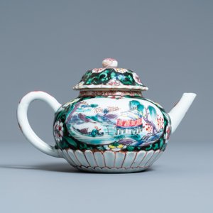 Une théière sur son support en porcelaine de Chine famille rose, Yongzheng — photo 6