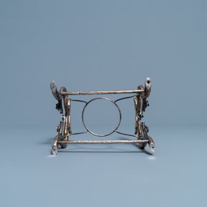 Une théière sur support en argent, marque de Luen Wo, Shanghai, Chine, 19ème — photo 11