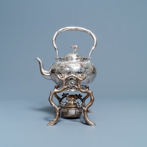 Une théière sur support en argent, marque de Luen Wo, Shanghai, Chine, 19ème — photo 2